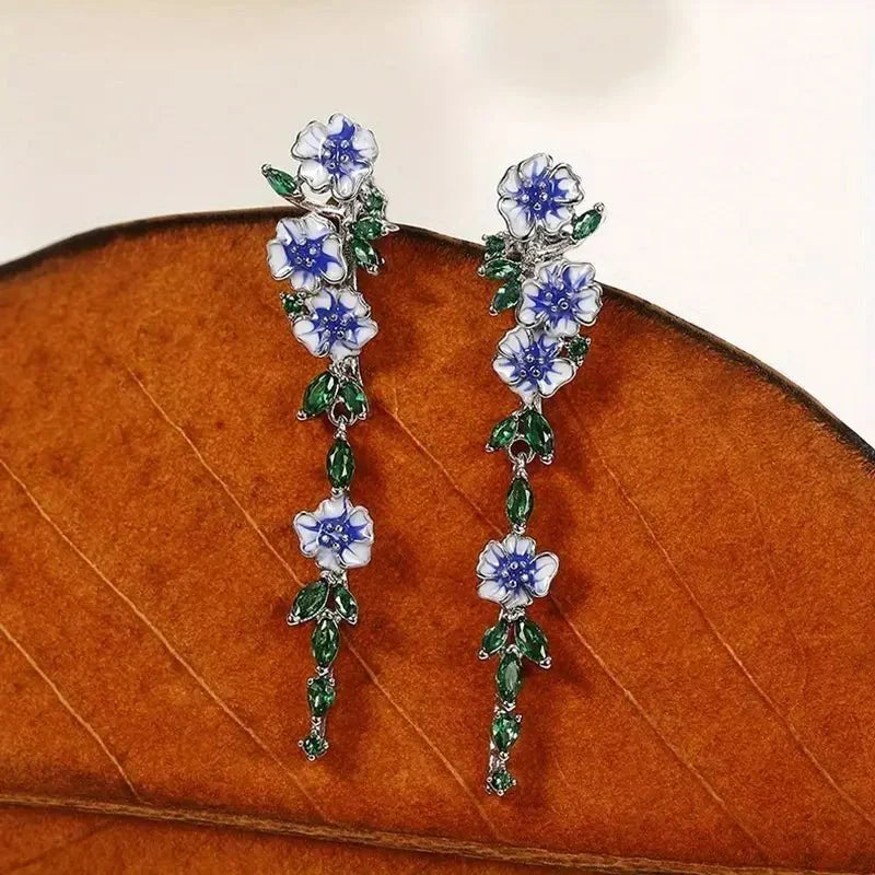 Yara – Pendientes colgantes con flores azules