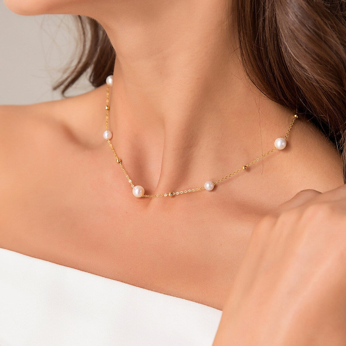 Collar de oro y perlas - alternando perlas y cadena dorada