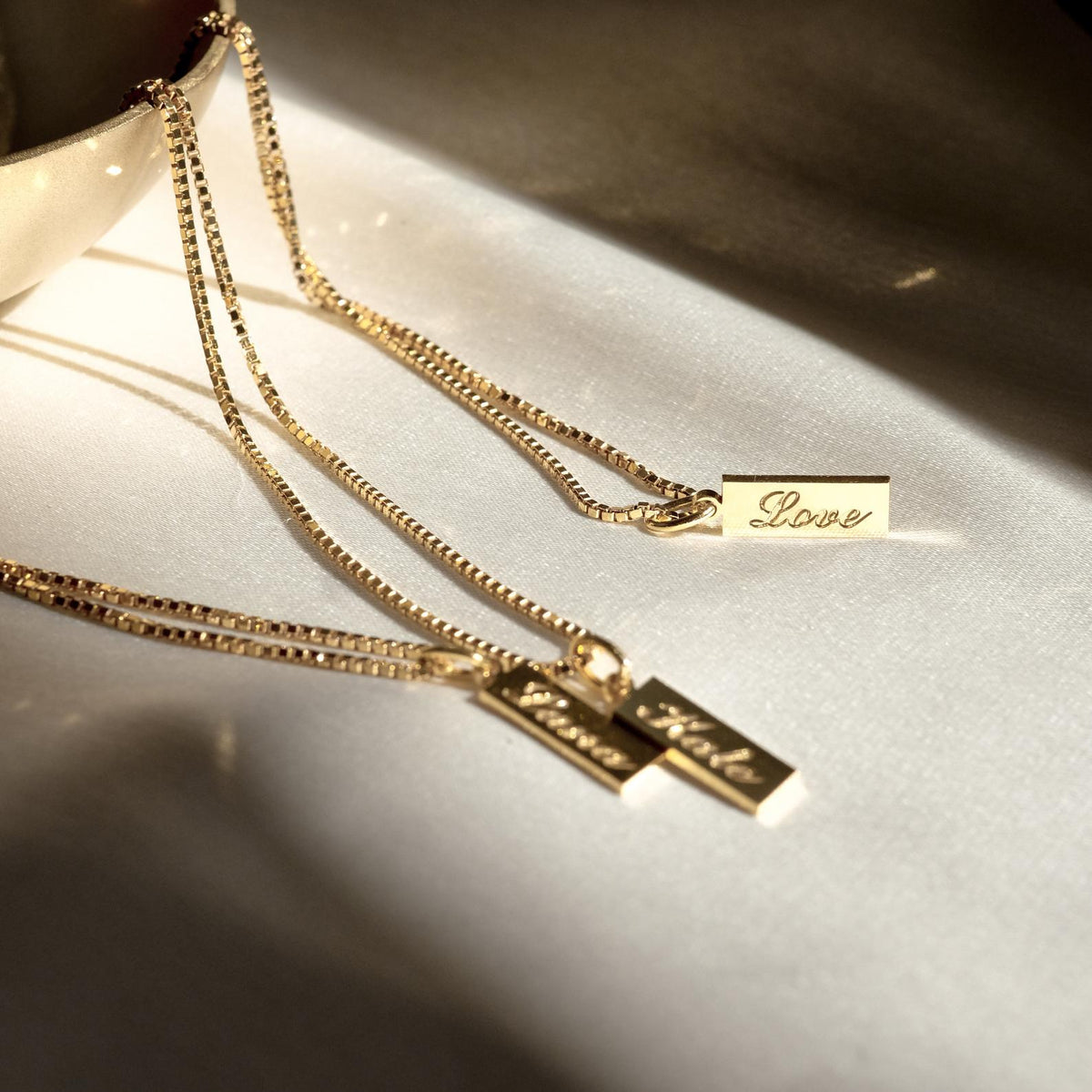 Lina – Cadena de Placa Fina Personalizada
