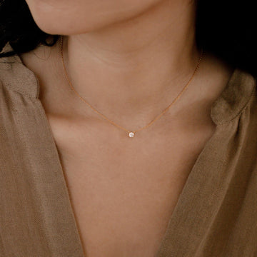 Collar Sutil de Diamantes - Collar con Detalles de Piedras