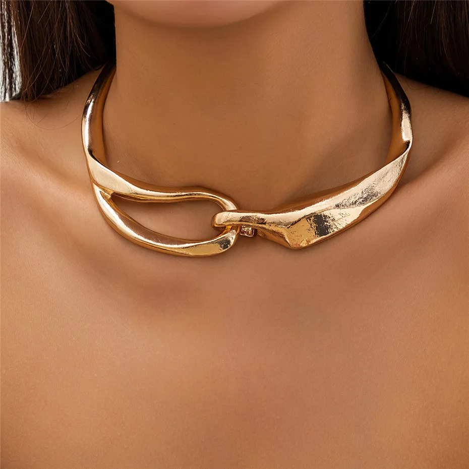Ariane – Collar dorado de diseño vintage
