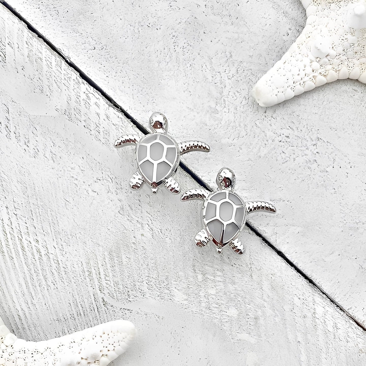 Marina – Pendientes con tortuga marina de plata con opal