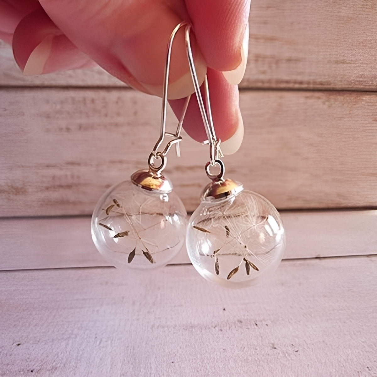 Liora – Pendientes de plata con diseño inspirado en el diente de león