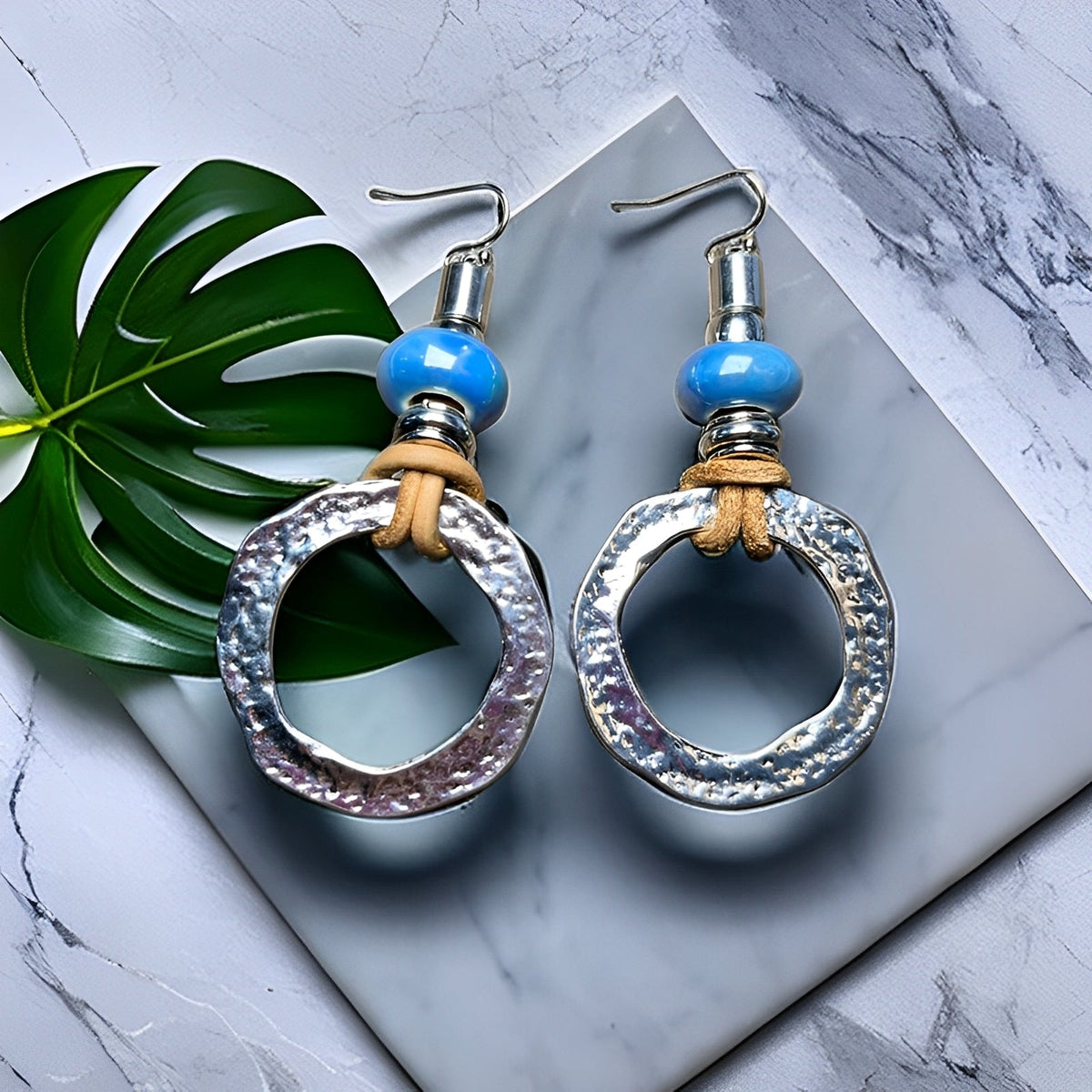 Mira – Pendientes de círculo plateados con diseño boho vintage