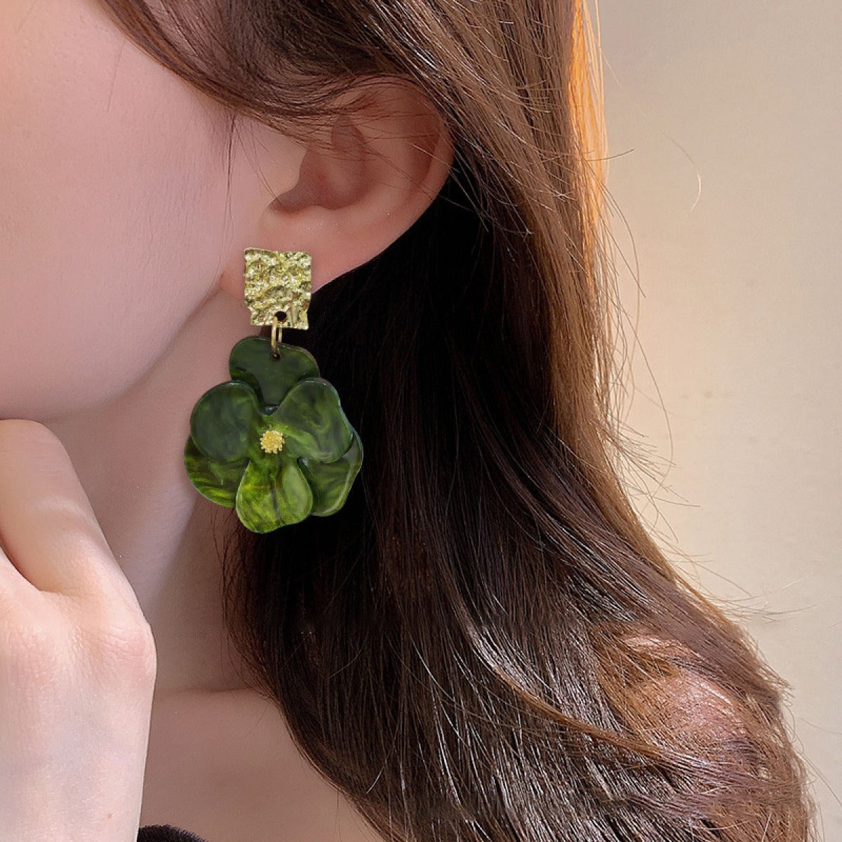 Kai – Pendientes colgantes de flores doradas