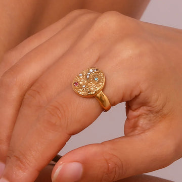 Solenya – Anillo de cristal dorado con diseño sol-luna