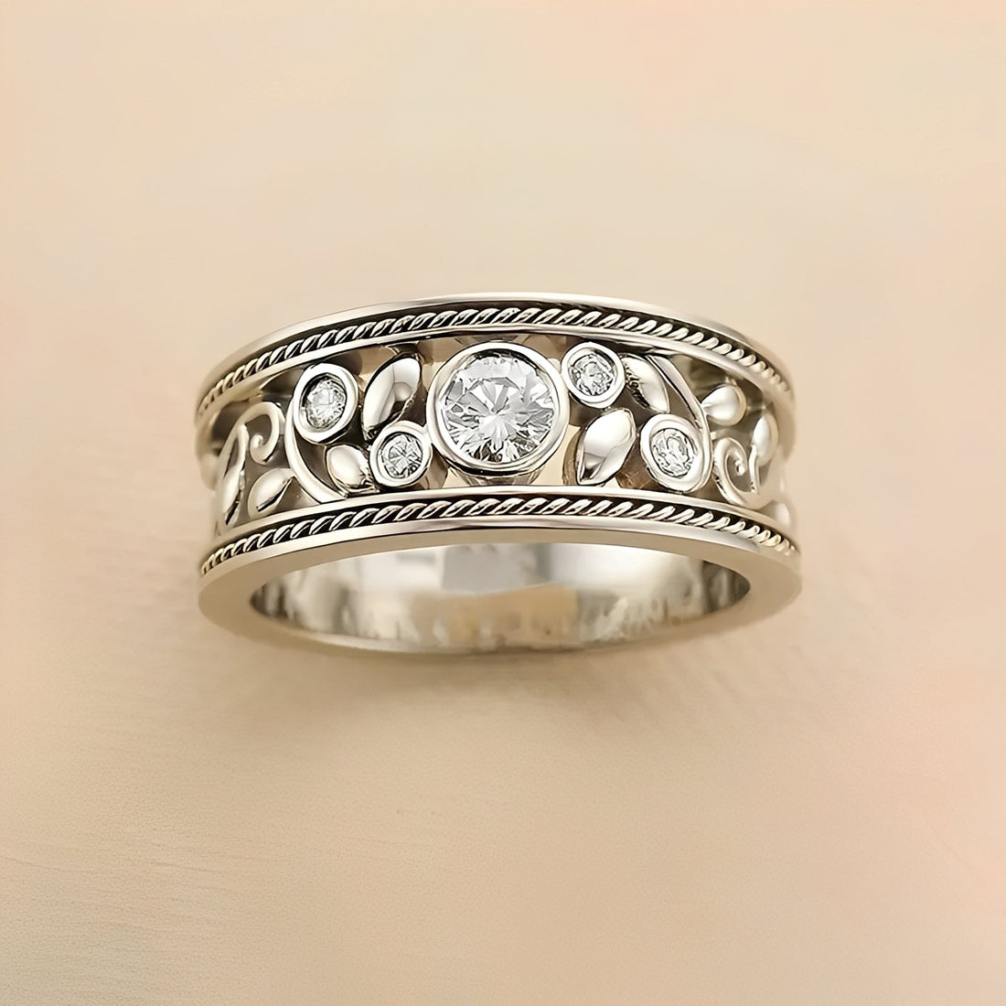Nina – Anillo vintage de plata y circonita