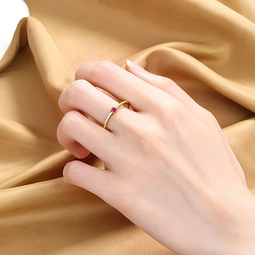 Rowena – Anillo apilable con piedra de nacimiento