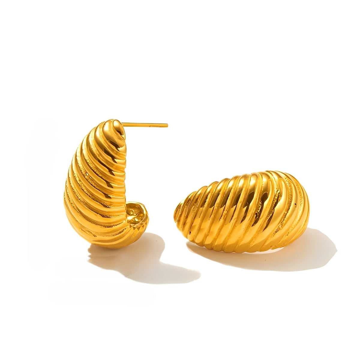Alice – Pendientes elegantes bañados en oro