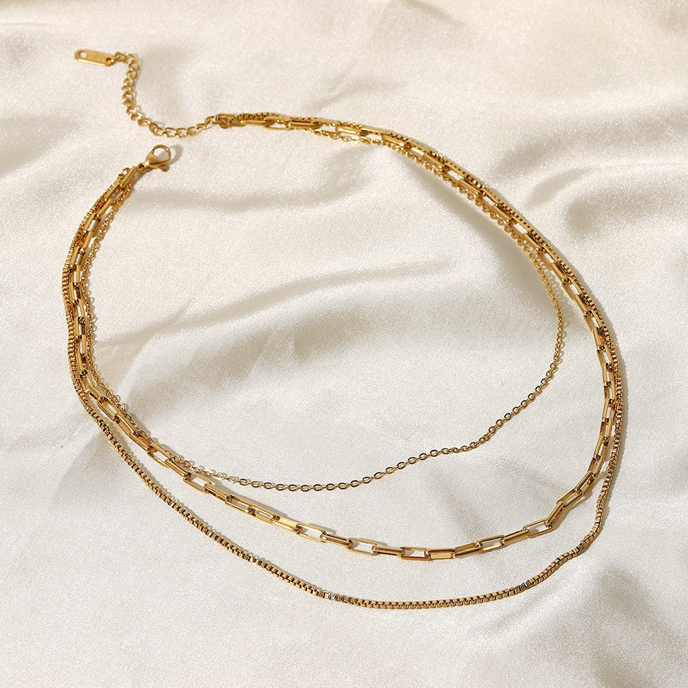 Lena – Collar dorado de 3 filas