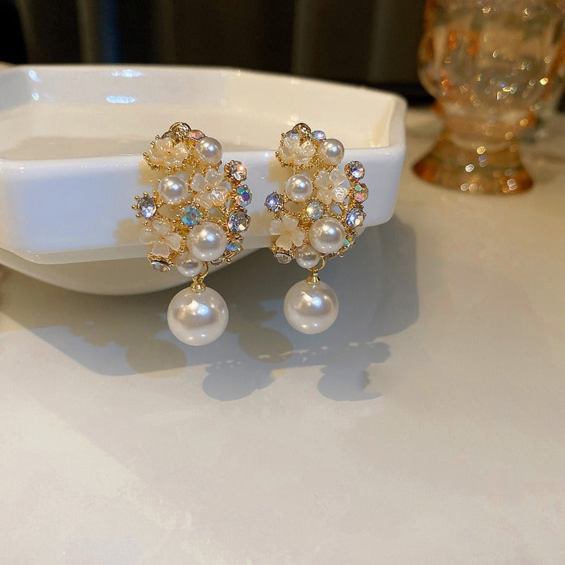 Kaori – Pendientes Flor Elegante y Perla