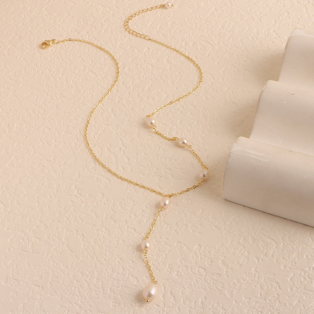 Kayla – Collar antiguo con colgante de perlas