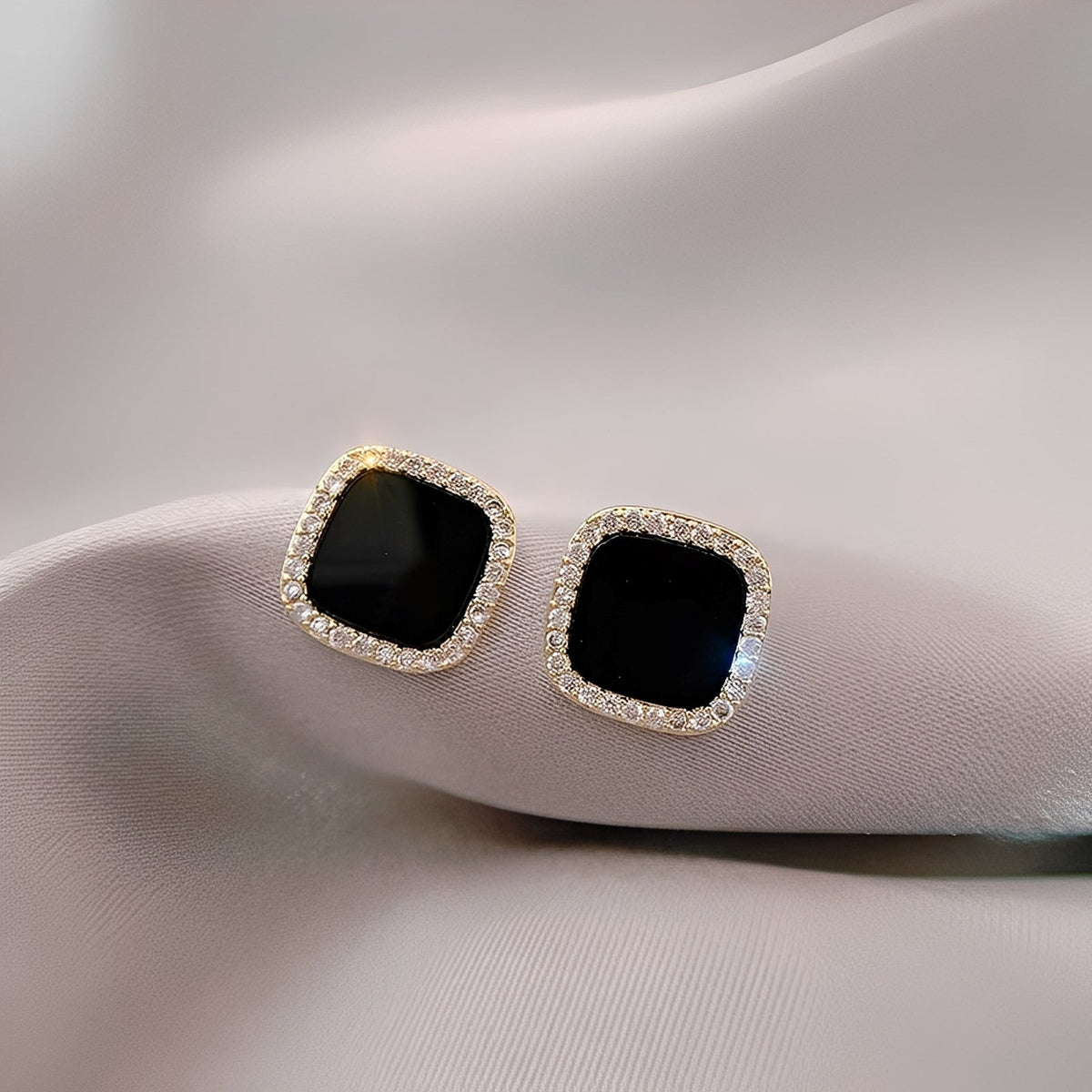 Catherine – Pendientes de Ónix y Diamantes Eternos