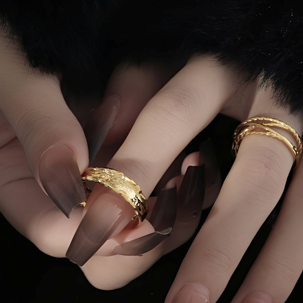 Sara – Anillo vintage de oro forjado