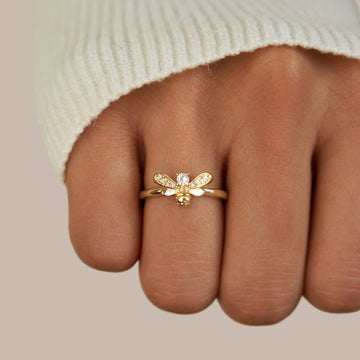 Laila - Anillo de cristal y abeja dorada