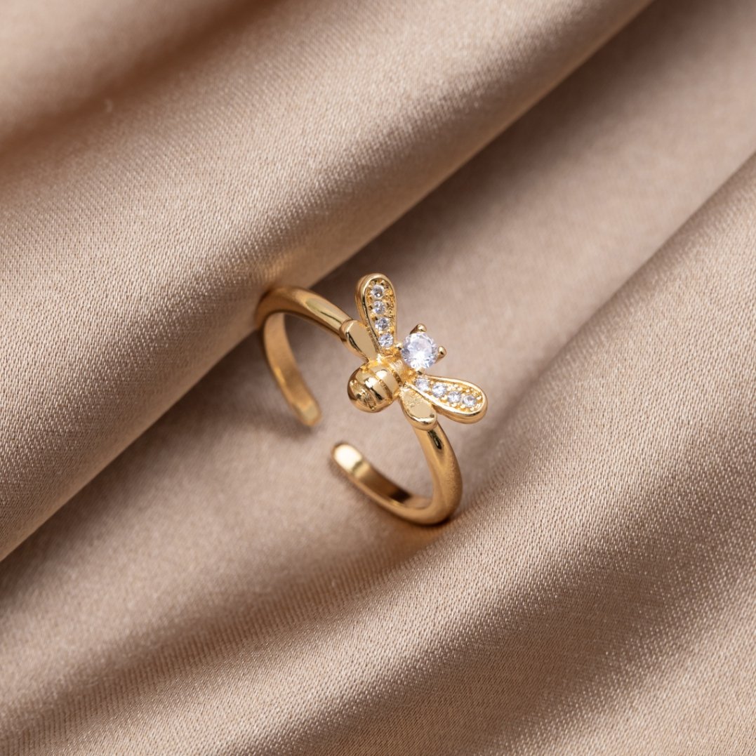 Laila - Anillo de cristal y abeja dorada
