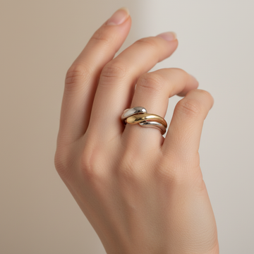 Elaine – Anillo S925 de plata con ola de agua asimétrica
