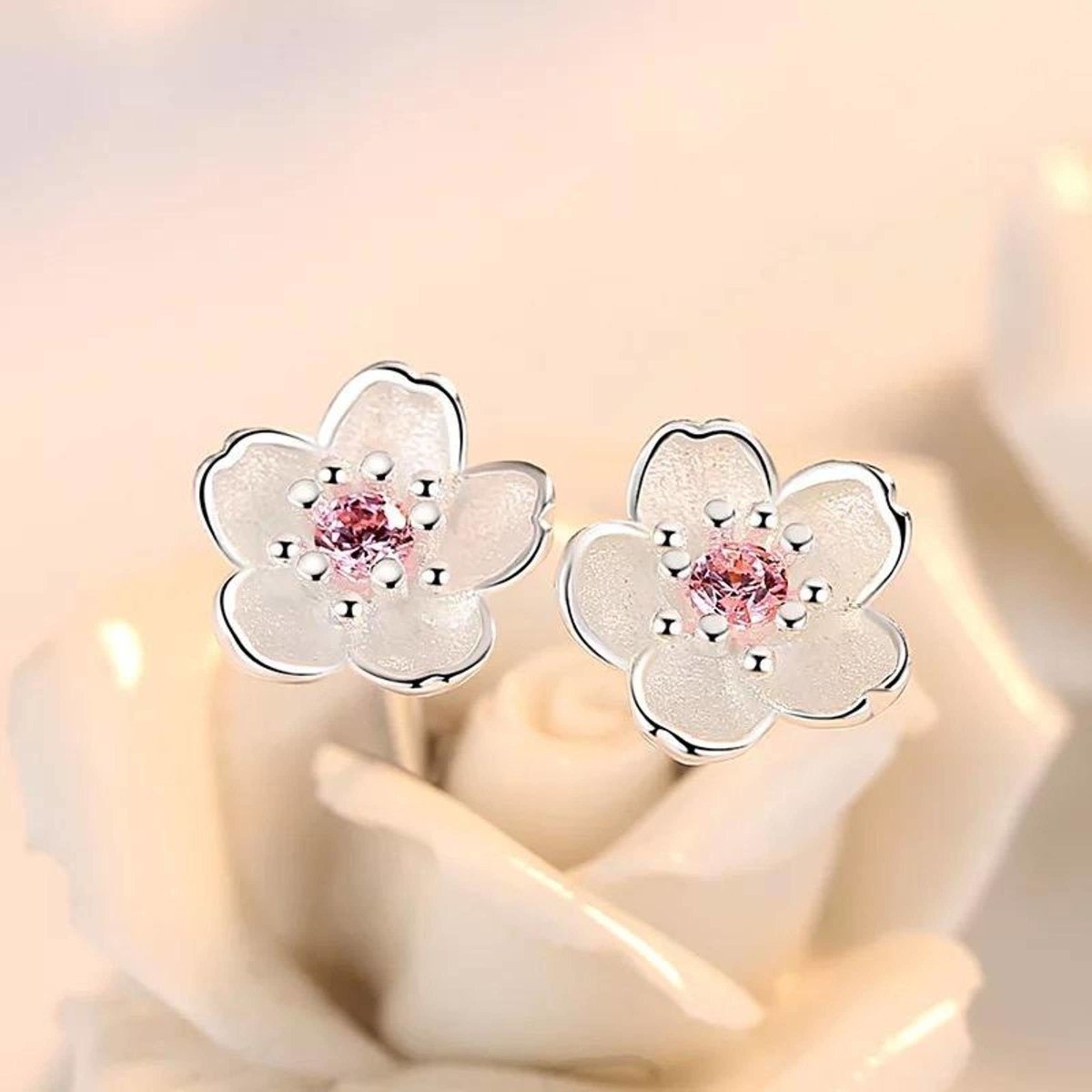 Holly - Pendientes de flores de cerezo en plata