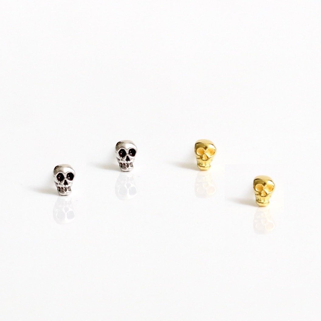Reem - Pendientes diminutos de calavera